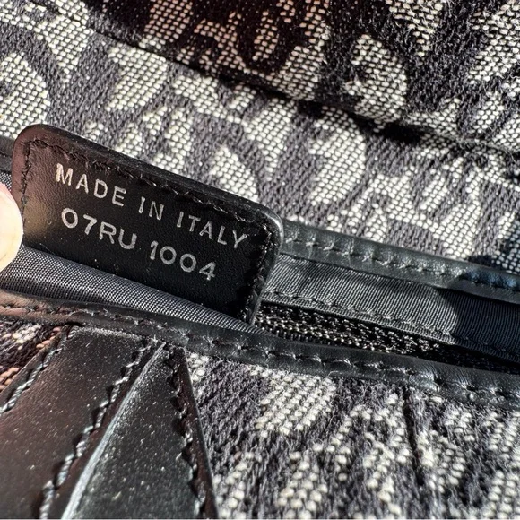 Dior Vintage Oblique Saddle Bag in Black - Picture 8 of 9